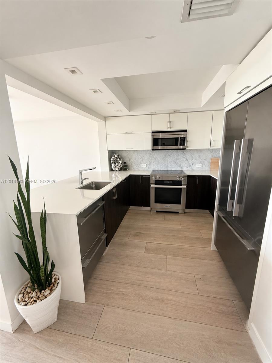 400 S Pointe Dr 707