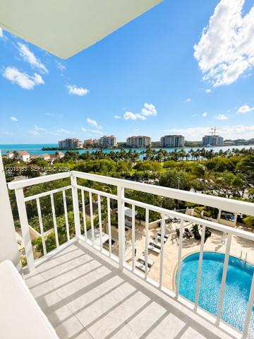 400 S Pointe Dr 707