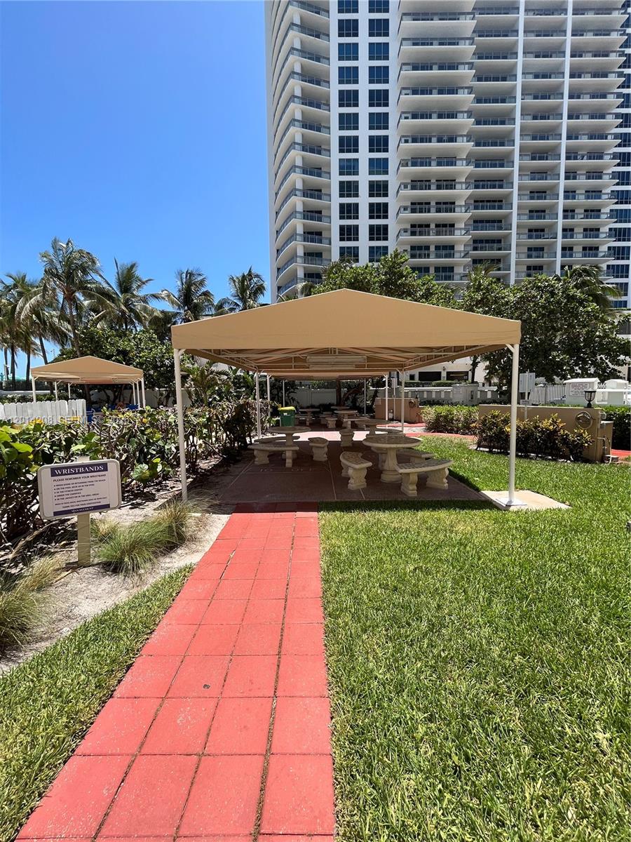 ALEXANDER TOWERS CONDO - Residential