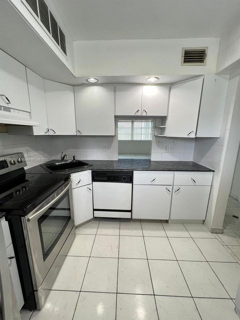 20200 NE 29th Ct N216 Aventura FL 33180