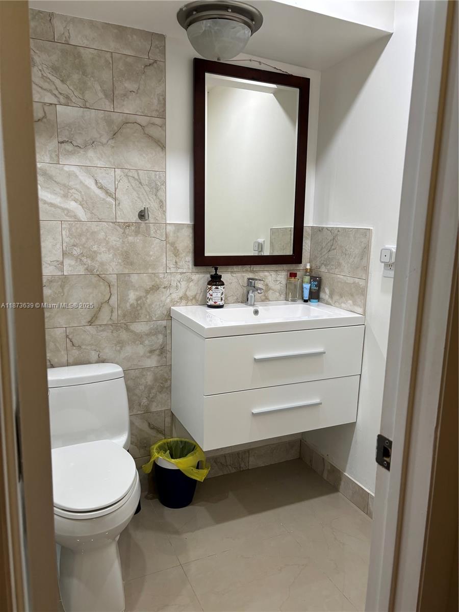 ENSENADA CONDO BLDG E-II - Residential