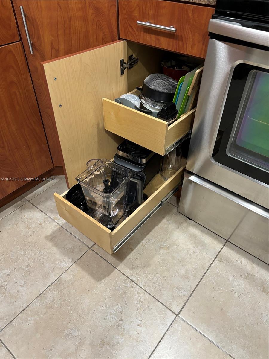 ENSENADA CONDO BLDG E-II - Residential