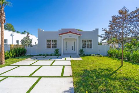 Photo of 4008 Greenwood Ave, West Palm Beach, FL 33407 (MLS # A11911783)