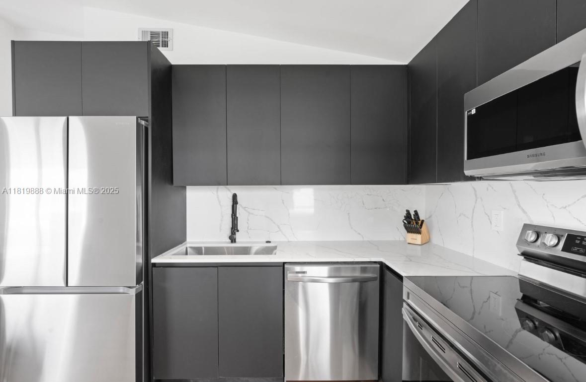 HALLANDALE PARK NO 3 - Land