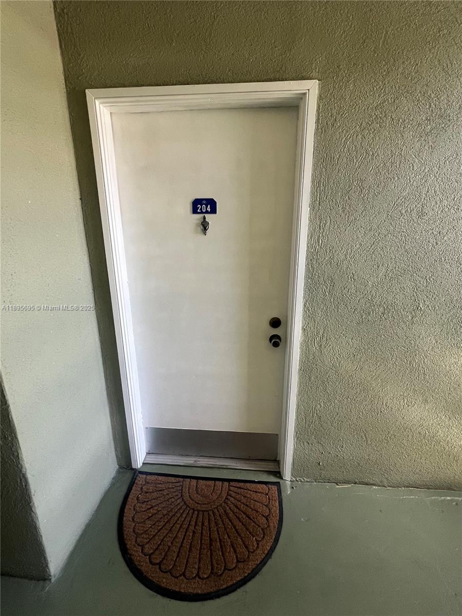 PALM COVE COND - Residential Lease