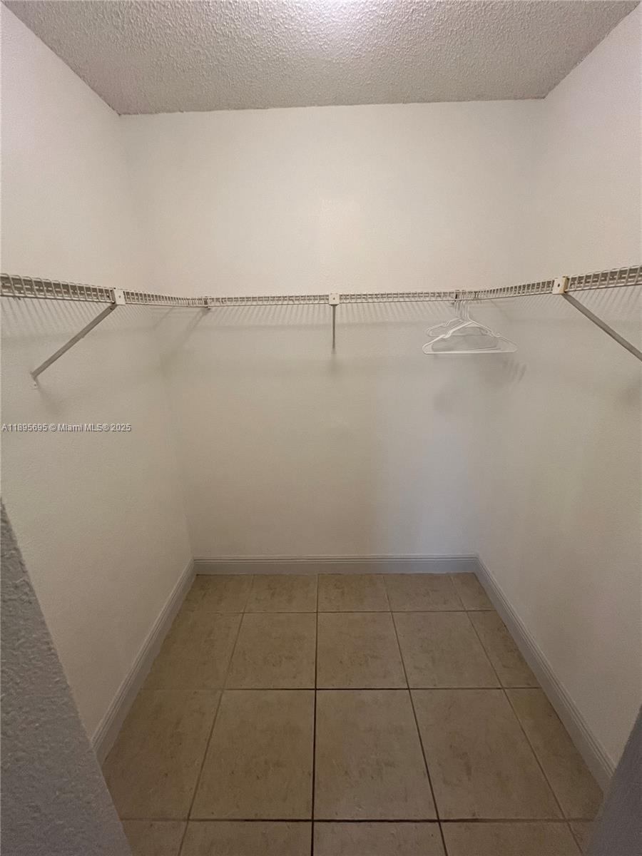 PALM COVE COND - Residential Lease