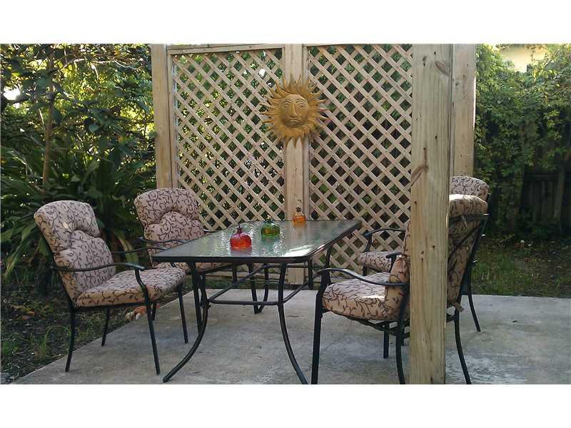 ST JAMES PARK NORTH 3-33 - Residential Lease