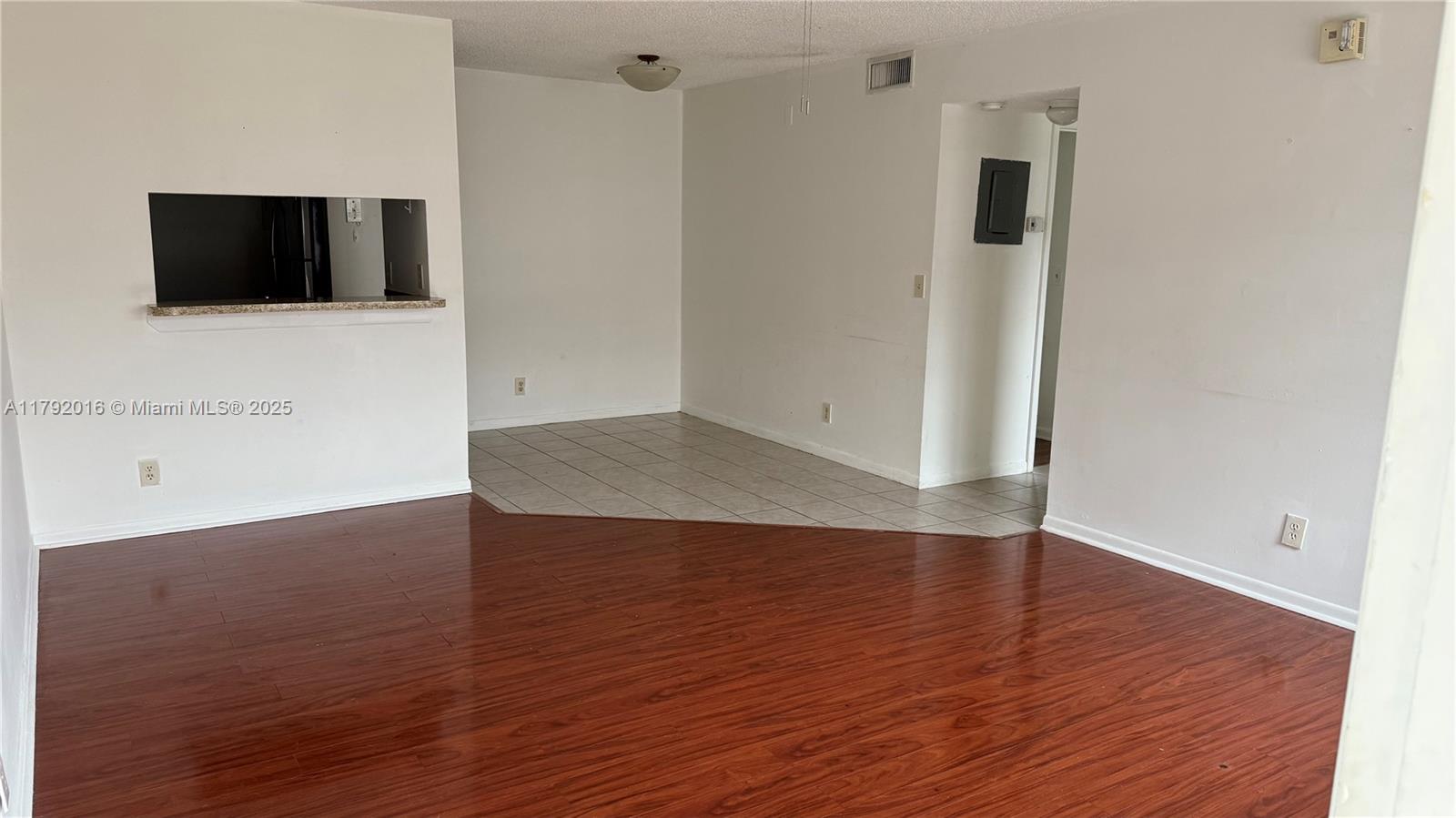 Rental Property at 1032 Twin Lakes Dr 21-G, Coral Springs, Broward County, Florida - Bedrooms: 2 
Bathrooms: 2  - $1,700 MO.