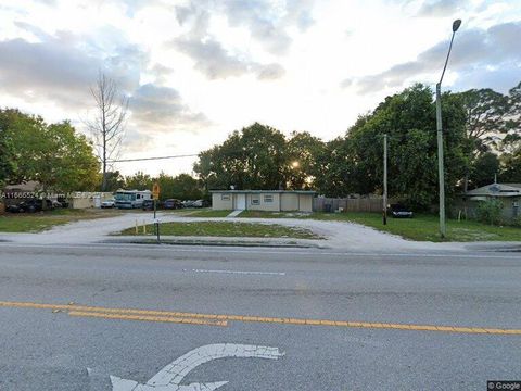 2322 S Haverhill Rd West Palm Beach FL 33415