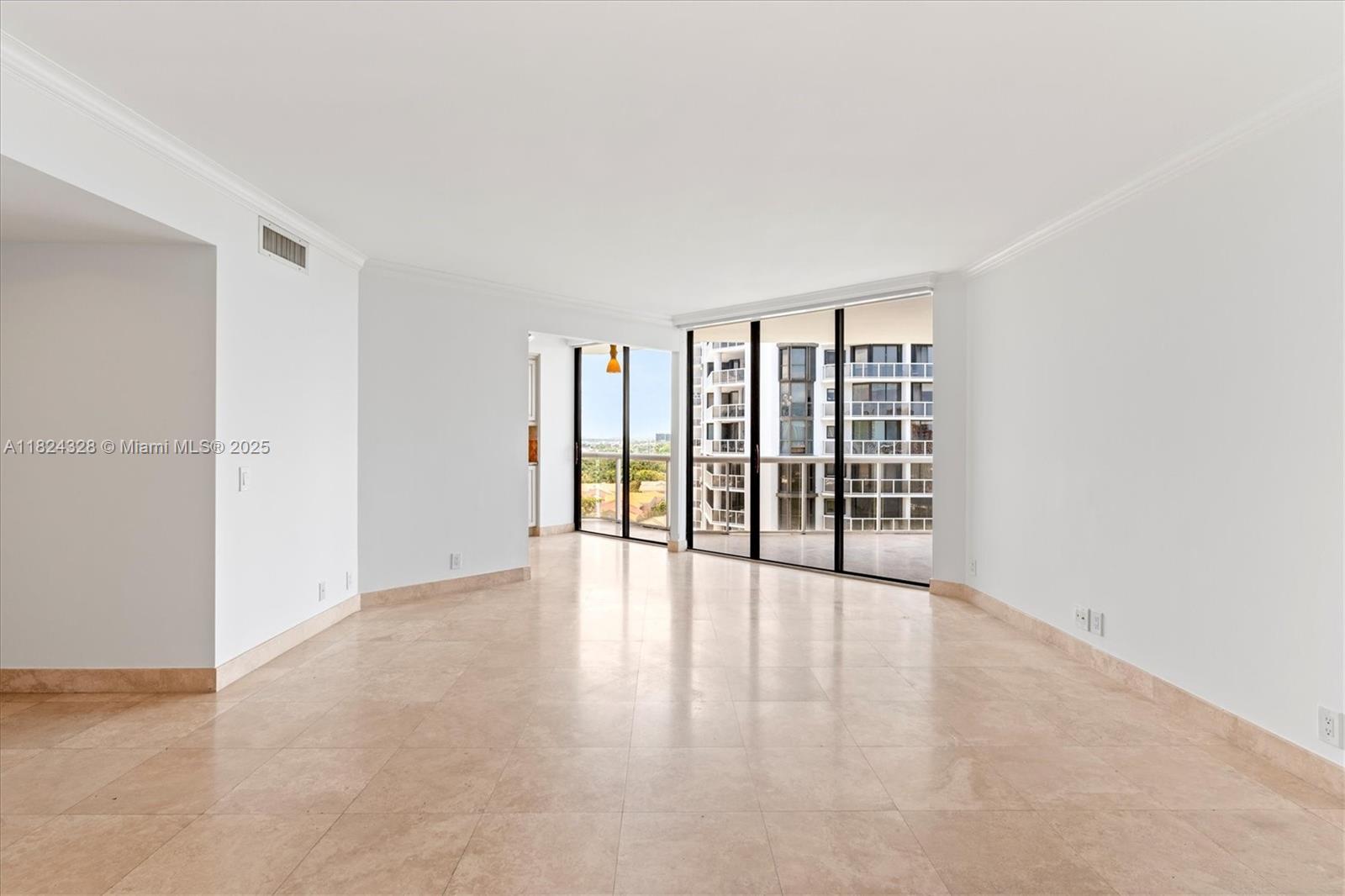 3610 Yacht Club Dr 1116