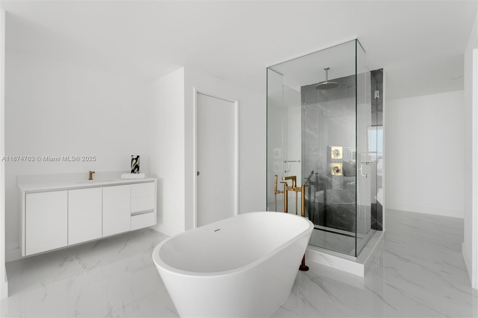 BAY BREEZE - Residential