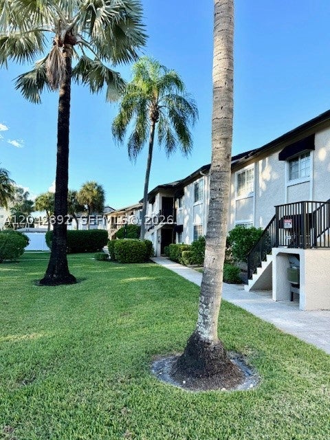 4000 Crystal Lake Dr 112