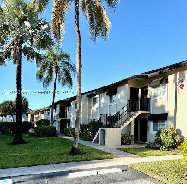 4000 Crystal Lake Dr 112
