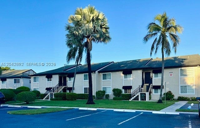 4000 Crystal Lake Dr 112