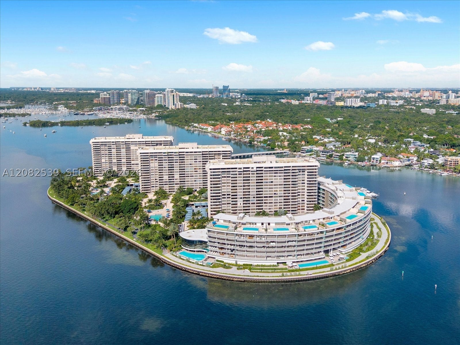 2 Grove Isle Dr