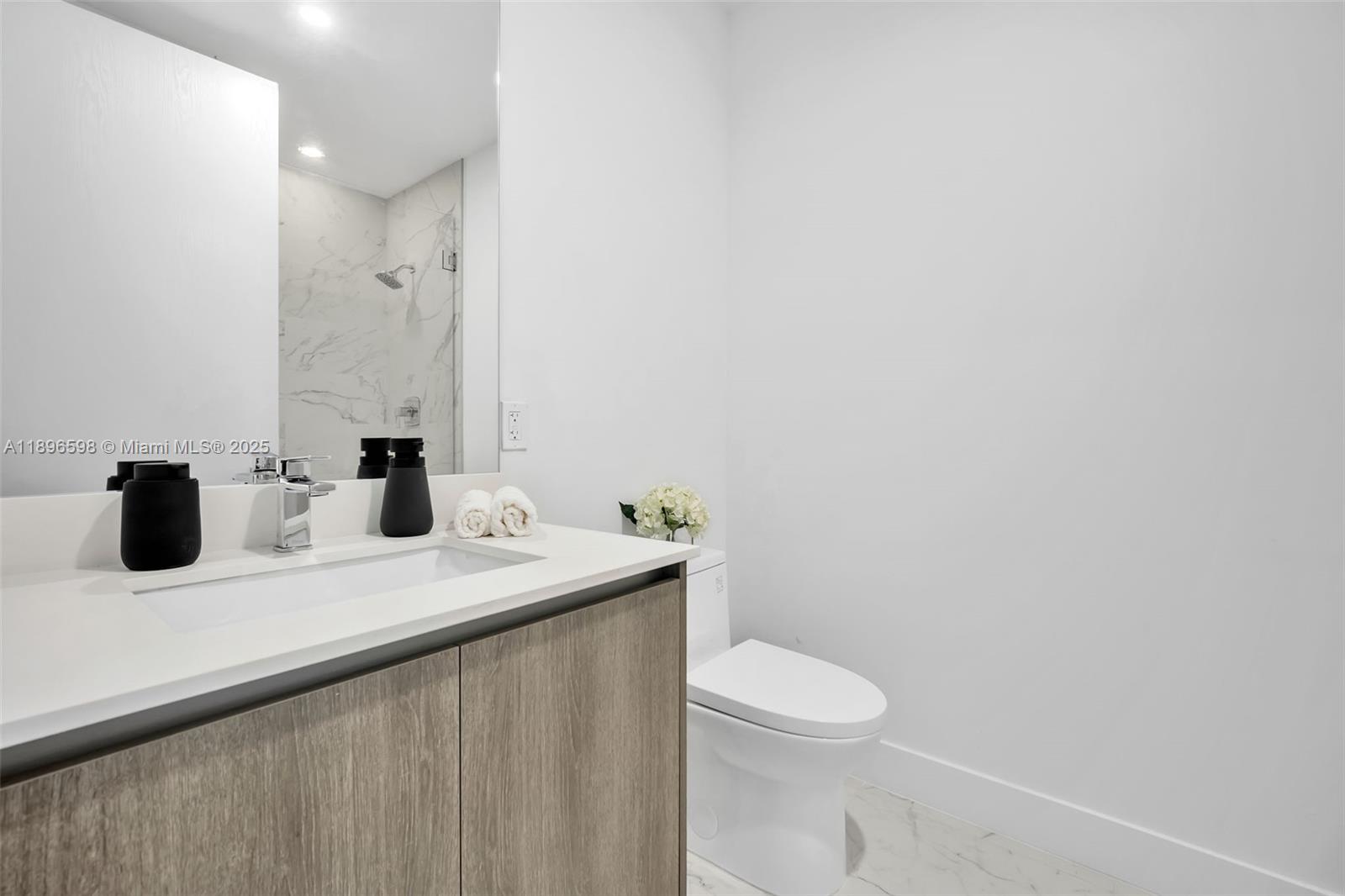 Aurora Condominium - Residential Lease