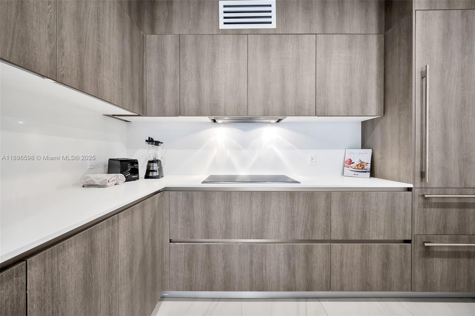 Aurora Condominium - Residential Lease