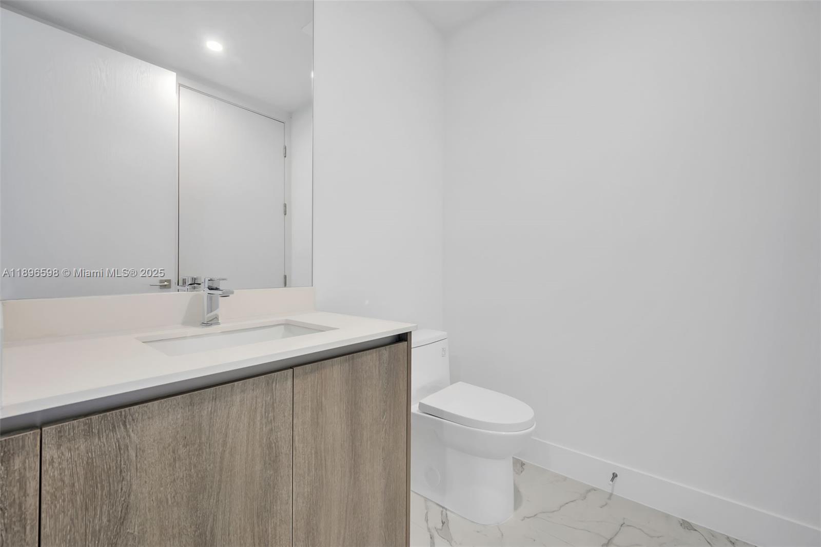 Aurora Condominium - Residential Lease