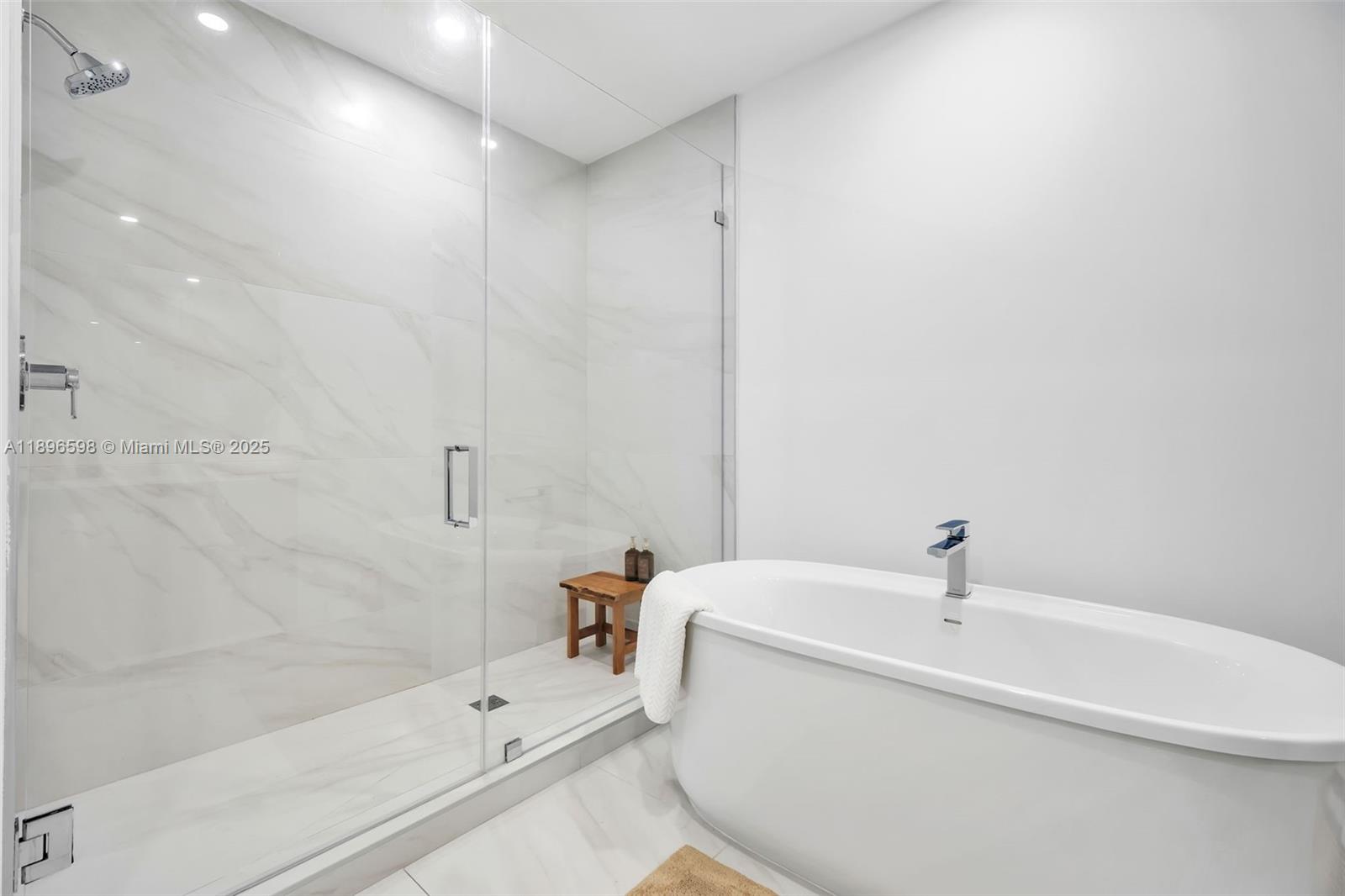 Aurora Condominium - Residential Lease