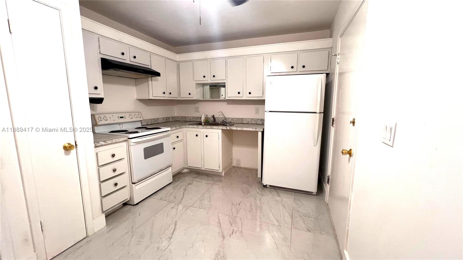 CASTLE APARTMENTS 16 COND - Residential Lease