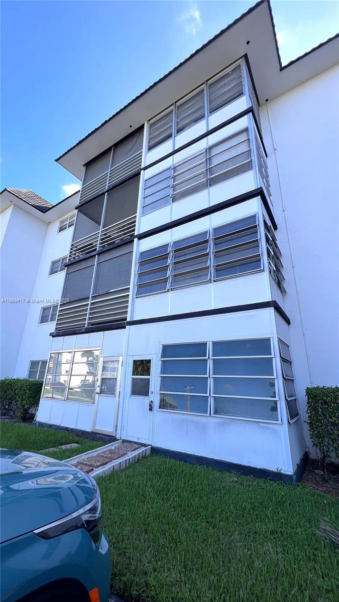 CASTLE APARTMENTS 16 COND - Residential Lease