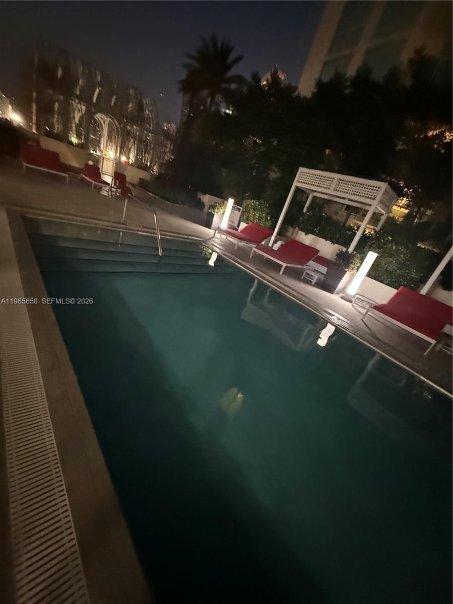 ST TROPEZ ON THE BAY III - Residential