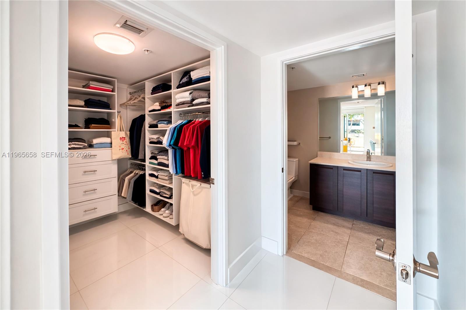 ST TROPEZ ON THE BAY III - Residential