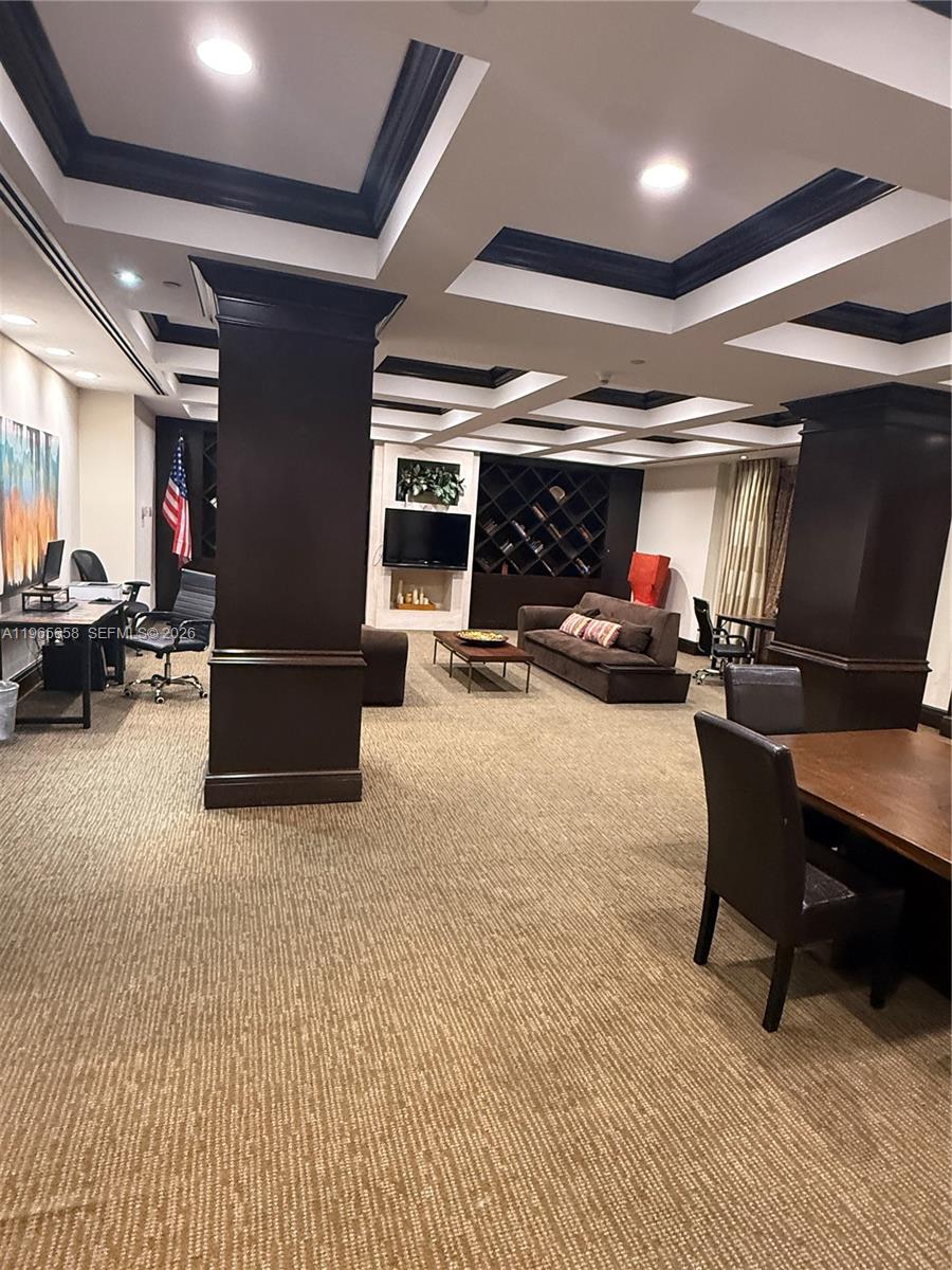 ST TROPEZ ON THE BAY III - Residential