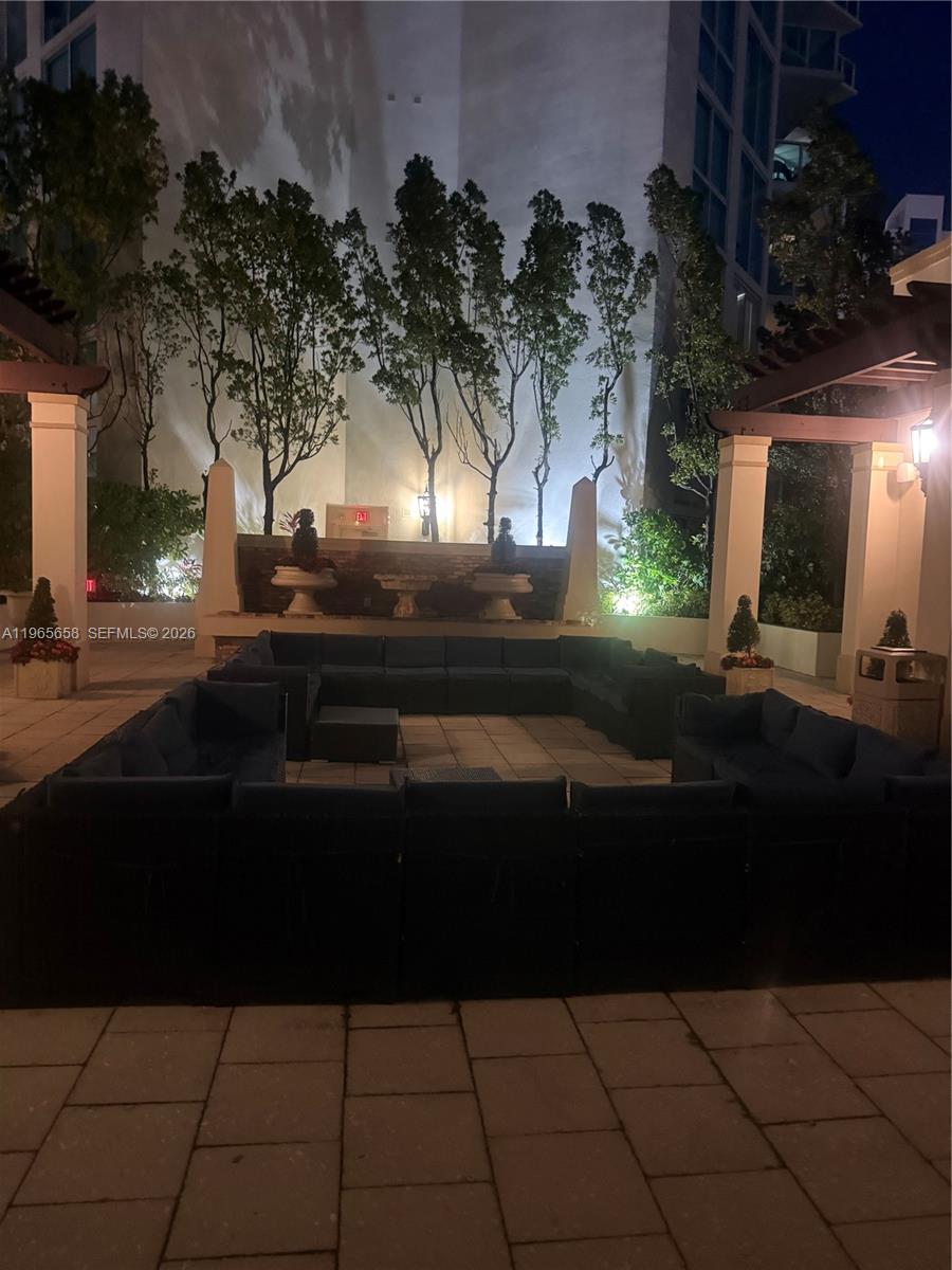 ST TROPEZ ON THE BAY III - Residential