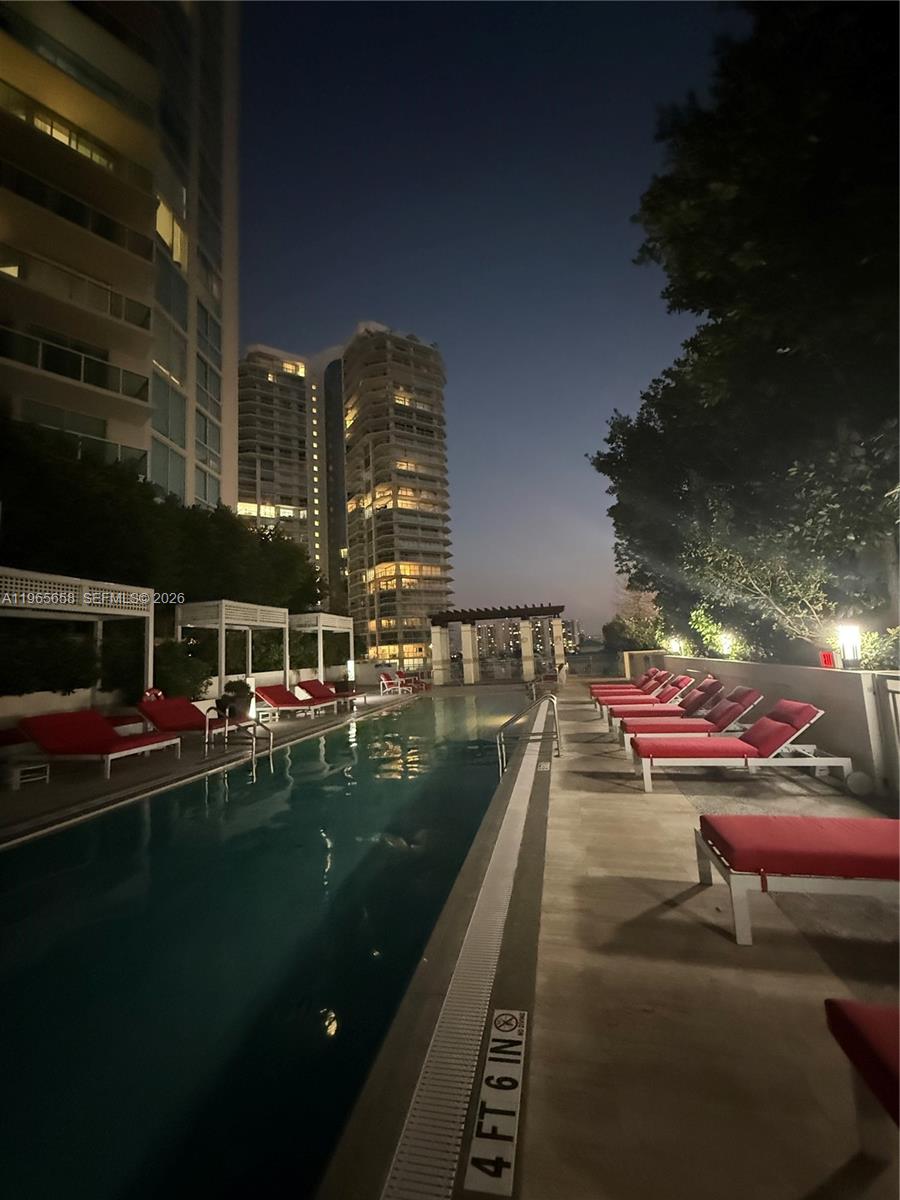 ST TROPEZ ON THE BAY III - Residential