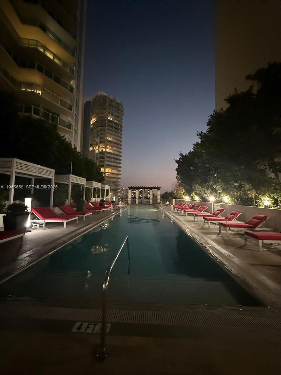 ST TROPEZ ON THE BAY III - Residential