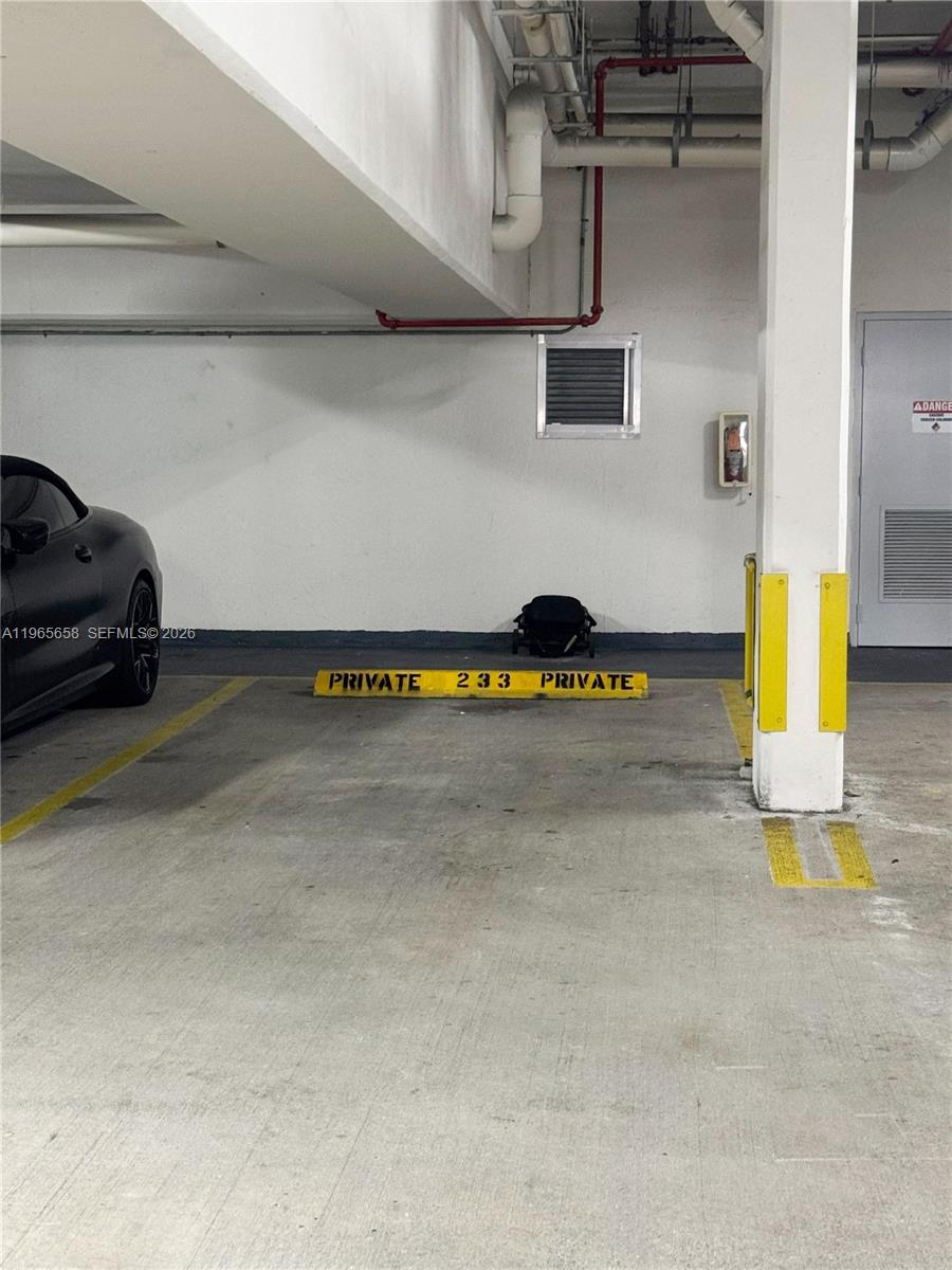 ST TROPEZ ON THE BAY III - Residential