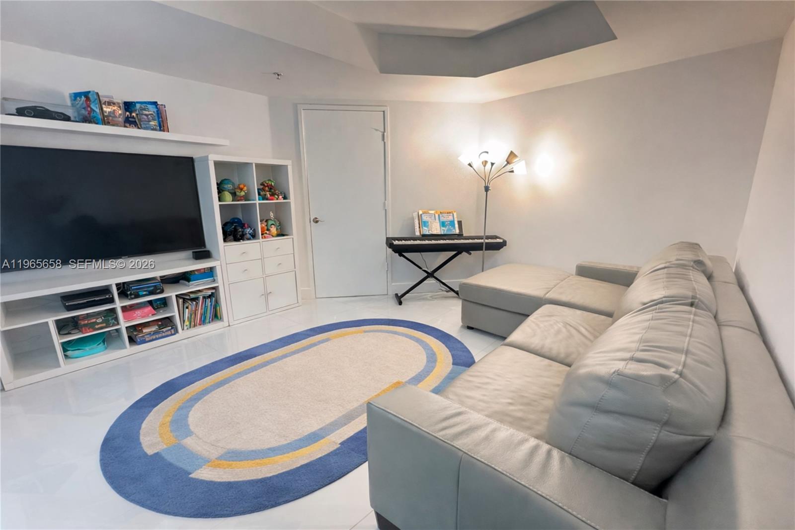 ST TROPEZ ON THE BAY III - Residential