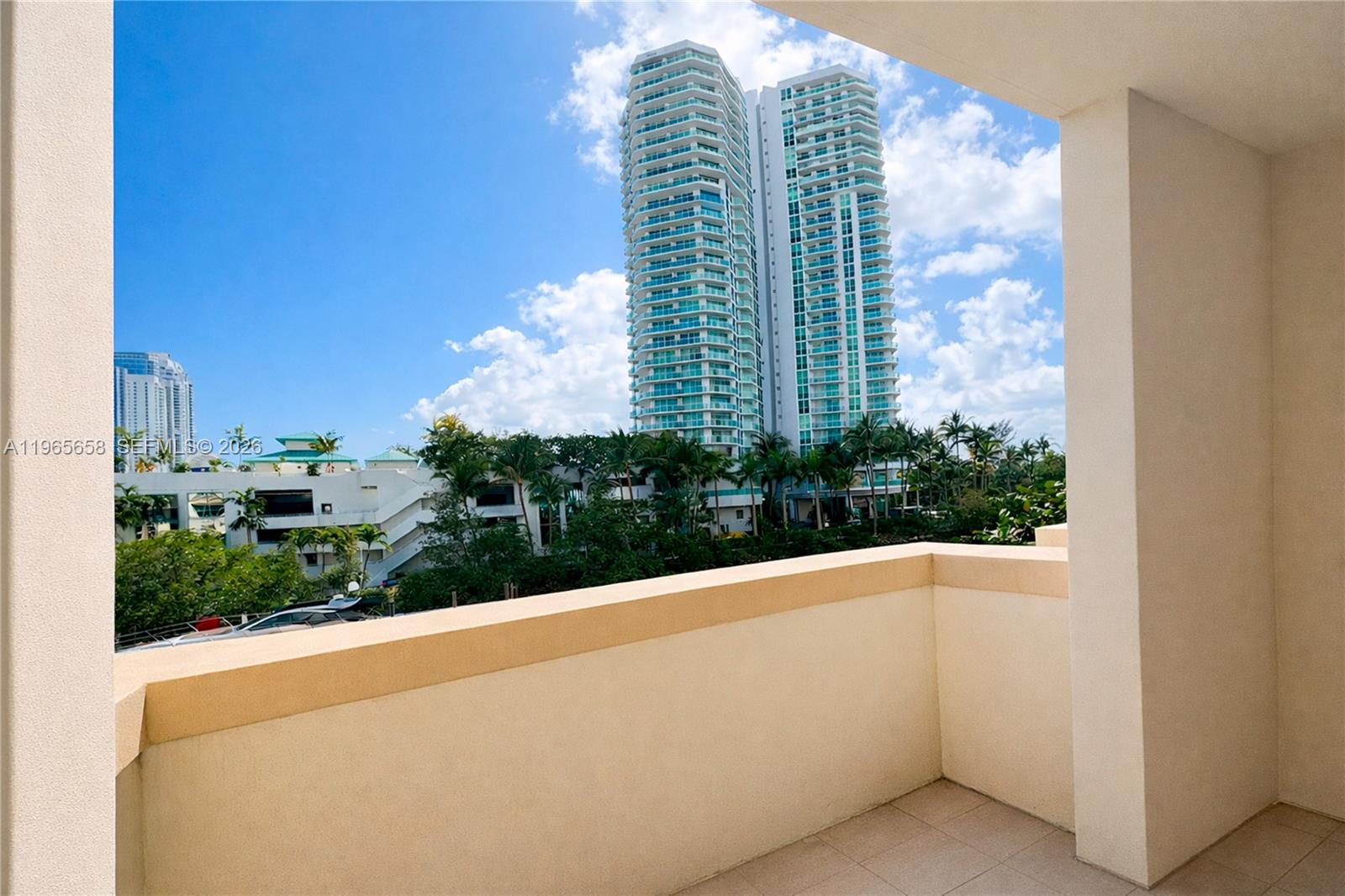 250 Sunny Isles Blvd TH-207