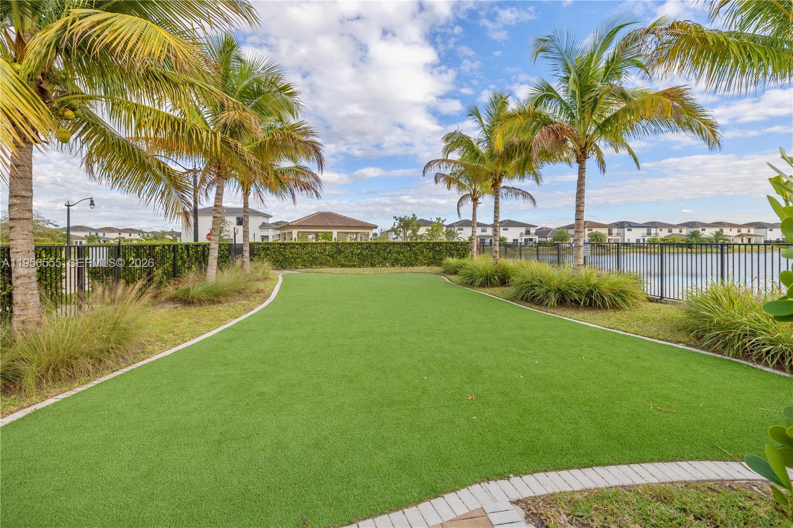 TUSCAN ISLES - Residential