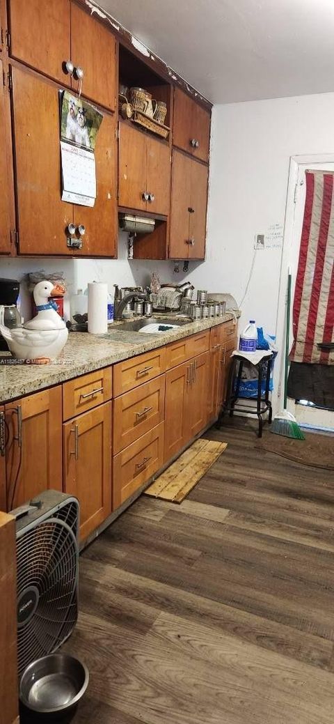 890 E 52nd St Hialeah FL 33013