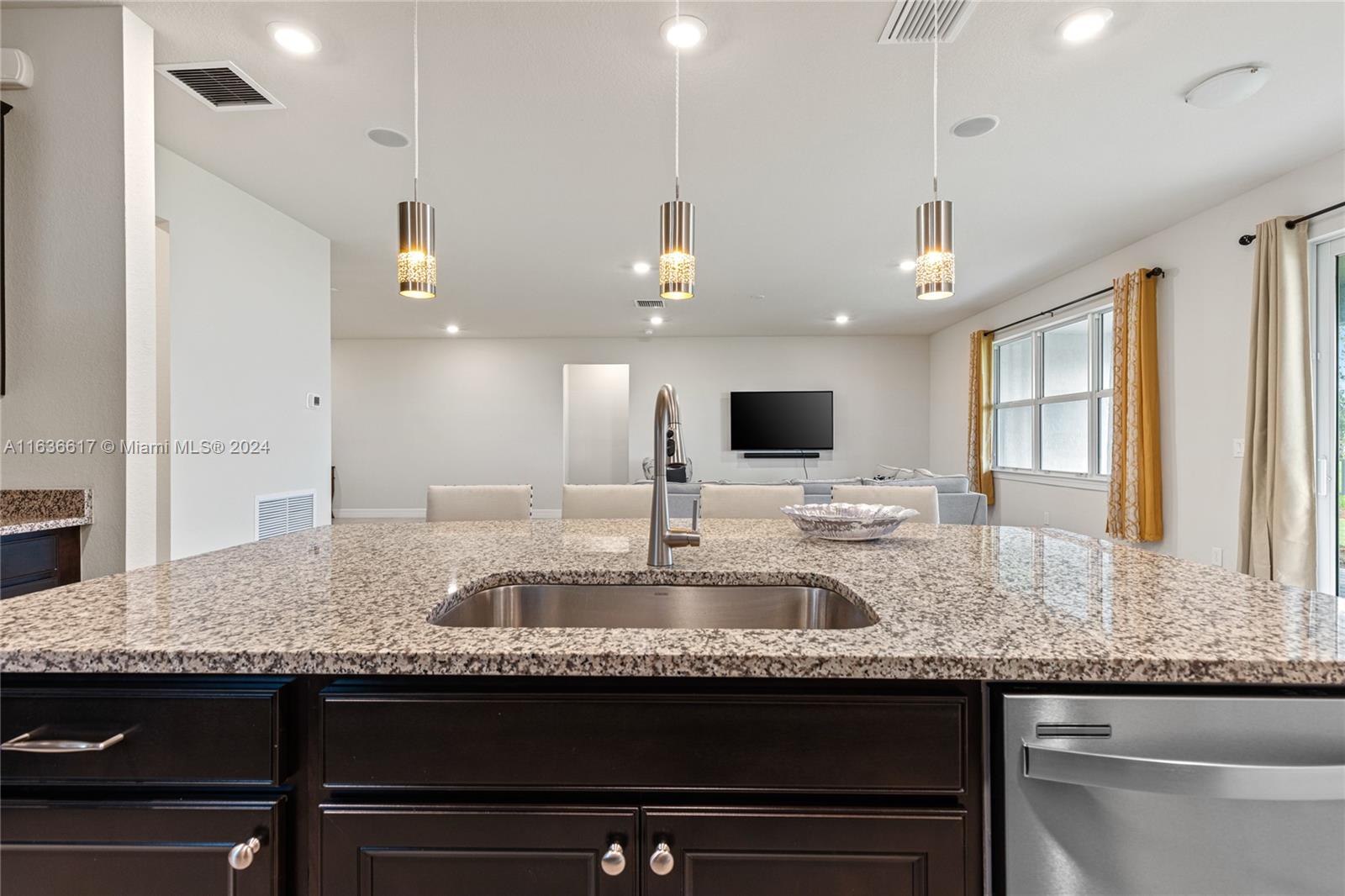 PULTE AT TRADITION PHASE - Residential Lease
