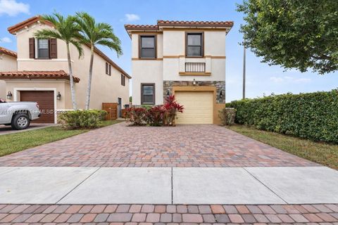 Photo of 77 NE 37th Pl, Homestead, FL 33033 (MLS # A11947444)