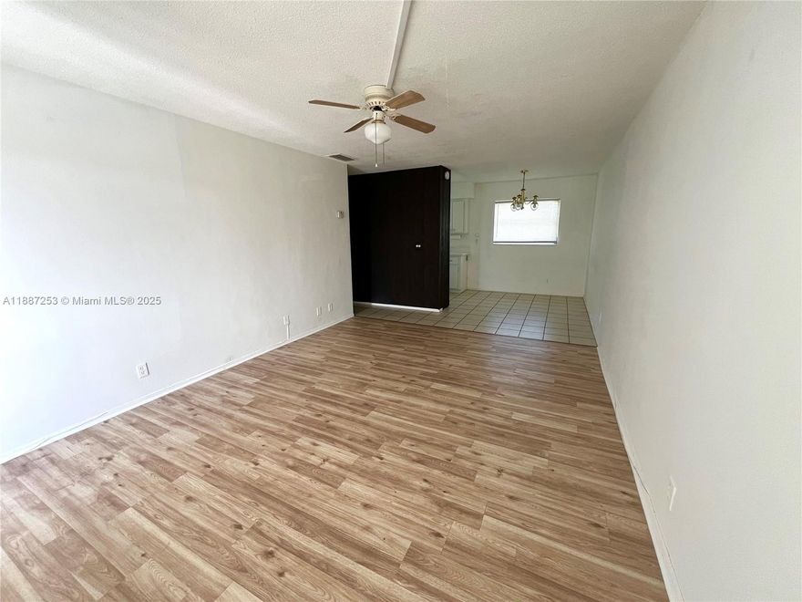 RECENTLY UPDATED & FRESHLY PAINTED - 1/1 IN OAKLAND PARK. Very Well Located in front of big City Park and close to I-95. Friendly Environment in the Building that features a Pool, guest parking and Laundry Facilities, Fast Approval. NO DOG WATER IS INCLUDED, TENANT PAYS FPL AND INTERNET. 1 YEAR LEASE ONLY.