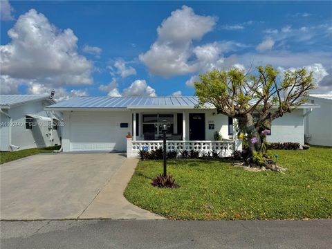 Photo of 2105 SW Park Dr, Boynton Beach, FL 33426 (MLS # A11994497)