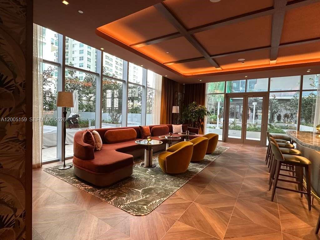 Viceroy Residence - Residential Lease