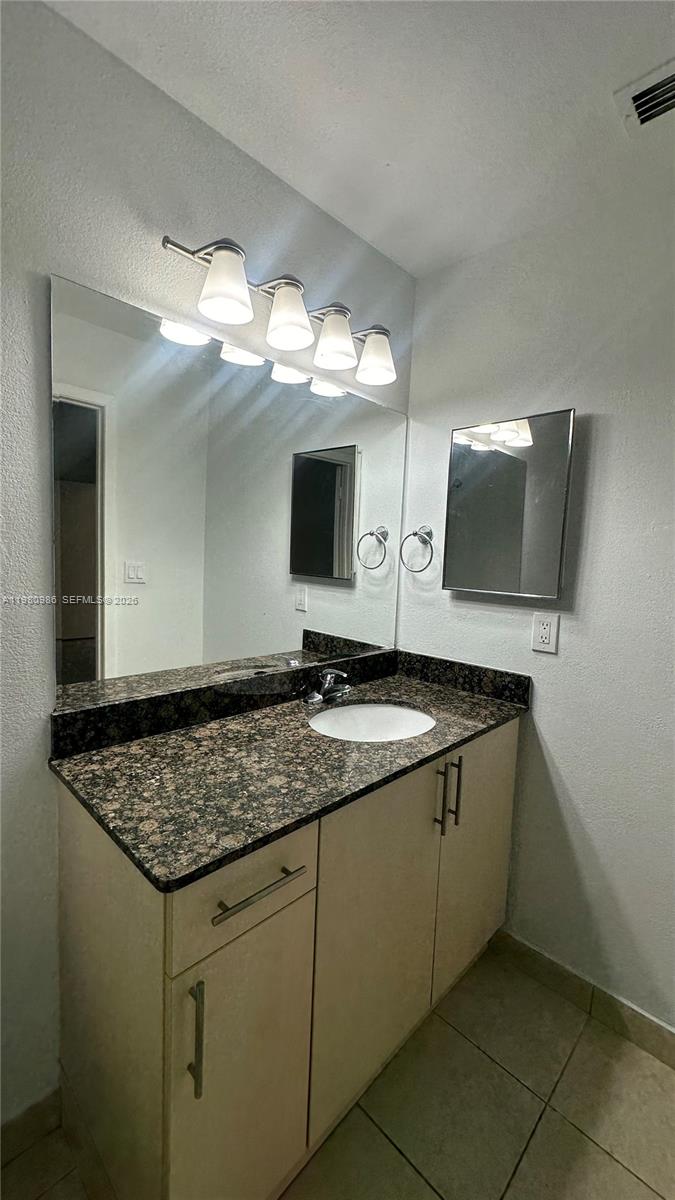 MARINA OAKS CONDO - Residential Lease