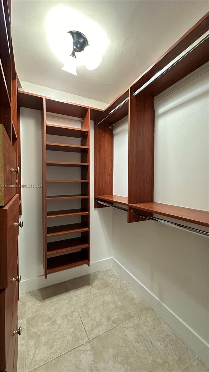 MARINA OAKS CONDO - Residential Lease