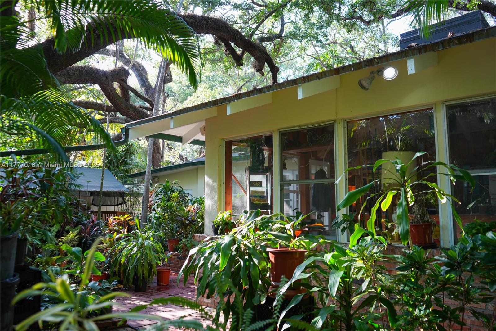 SUNSHINE VISTAS - Land