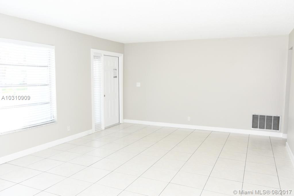 MAINLANDS OF TAMARAC LAKE - Residential