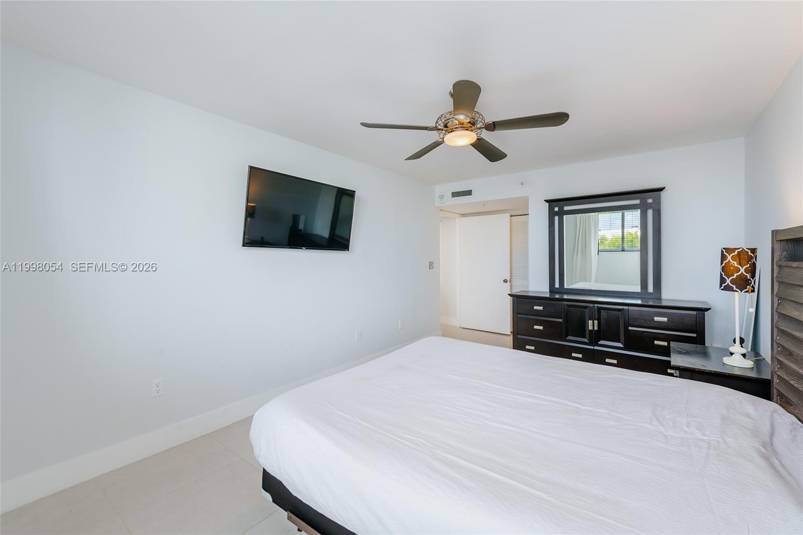 WEST BAY PLAZA CONDO - Residential Lease