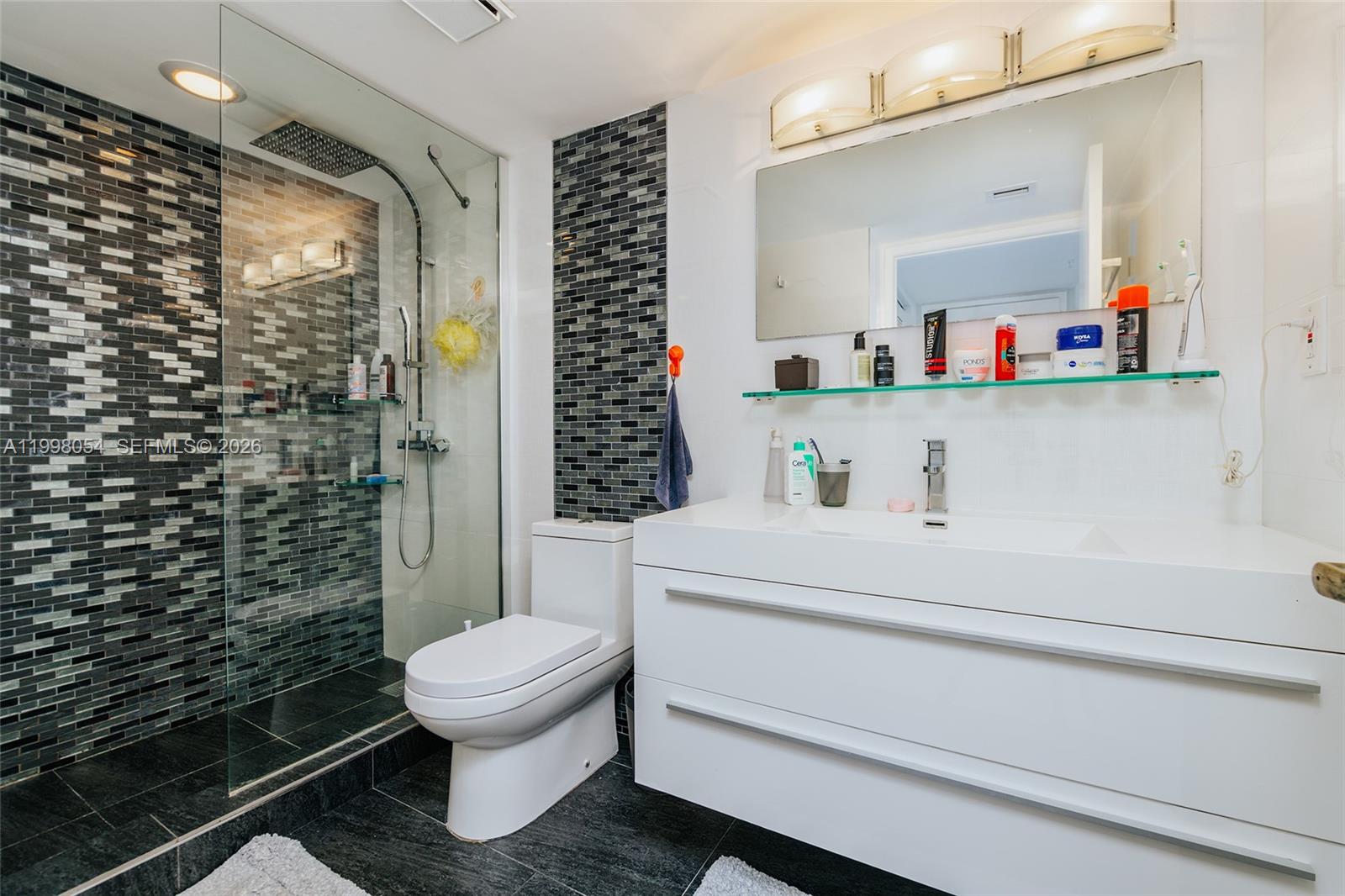 WEST BAY PLAZA CONDO - Residential Lease