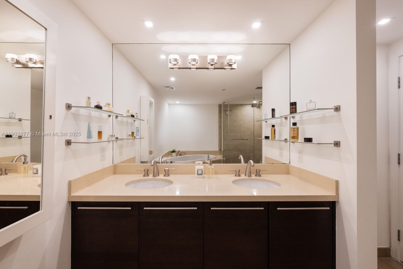 ELOQUENCE ON THE BAY COND - Residential Lease