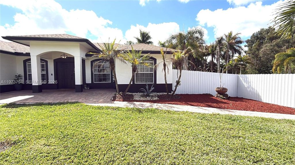 Photo of 15780 N 75th Ln N, Loxahatchee, FL 33470 (MLS # A11973794)