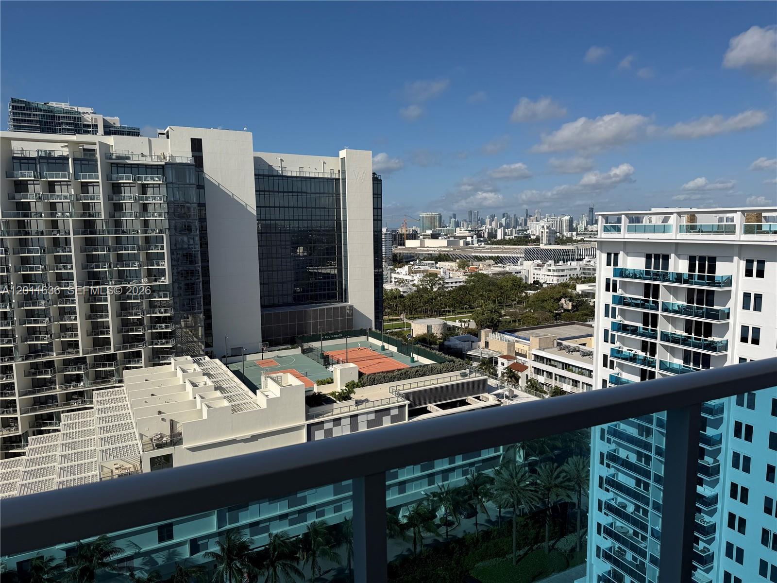 2301 Collins Ave PH5